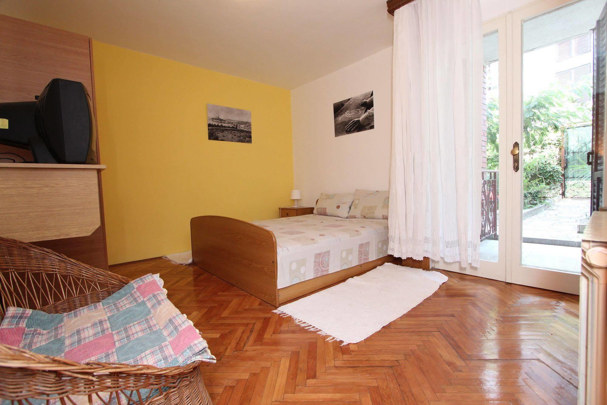 Apartments Tara Rovinj Exterior foto